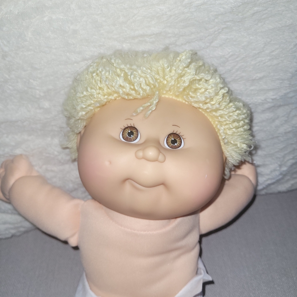 CABBAGE PATCH KIDS Blonde Baby Doll with Diaper - Picture 2 of 12